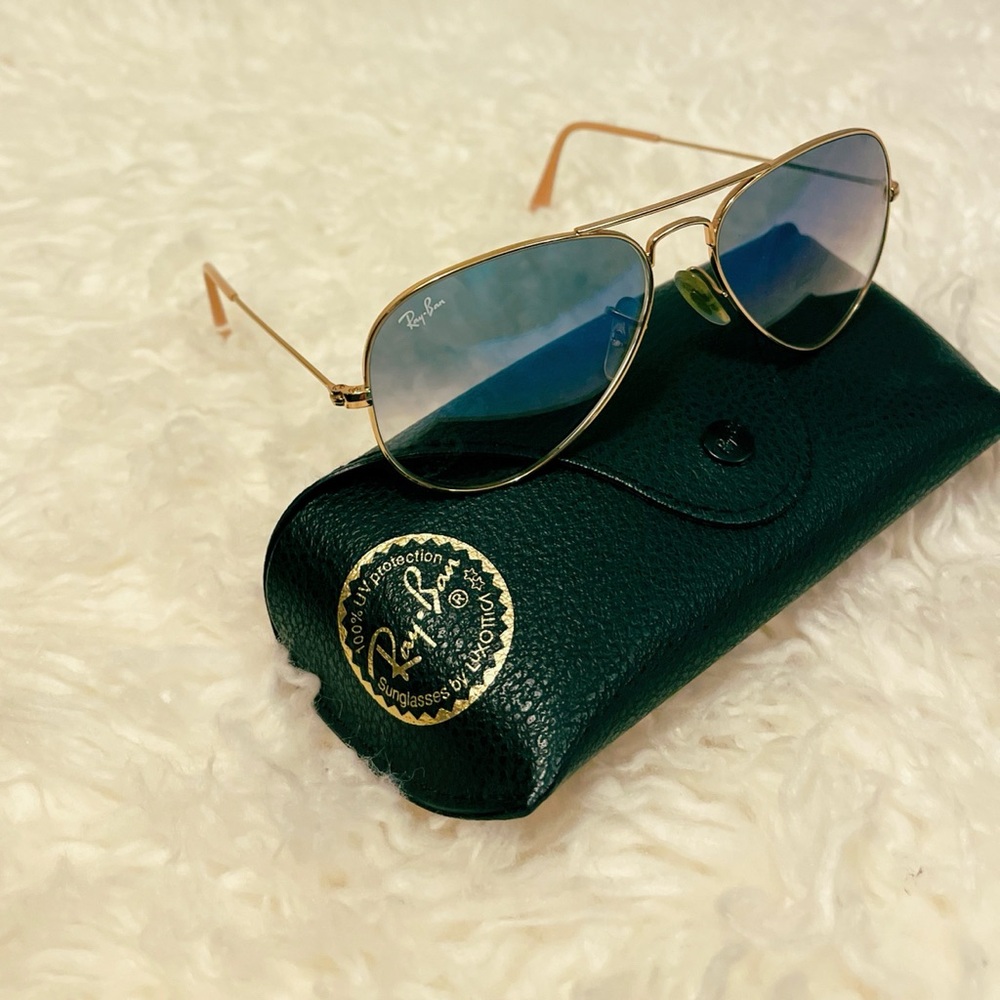 Ray-Ban Aviator Sunglasses Brand New Shades Gradient Blue Lenses With Gold Frame
